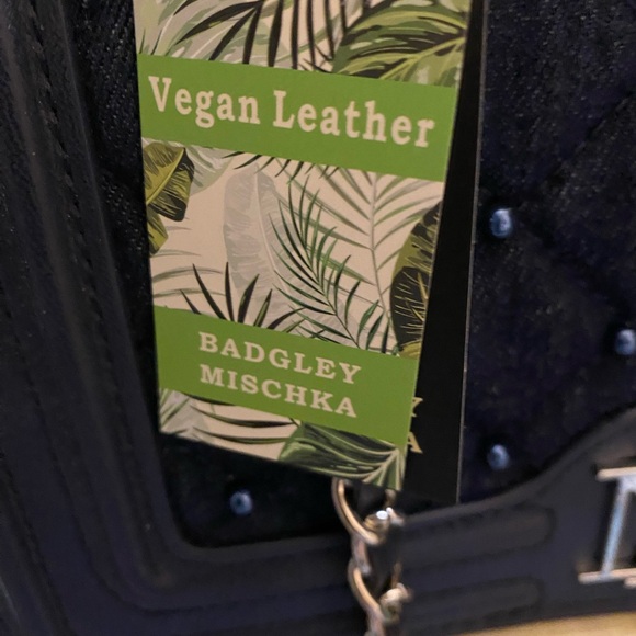 NWT  DIAMOND DENIM QUILTED CROSSBODY WITH MATCHING PEARLS - Picture 7 of 7